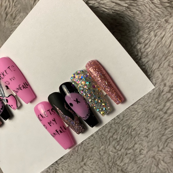 MGK Press on Nails - Picture 2 of 5